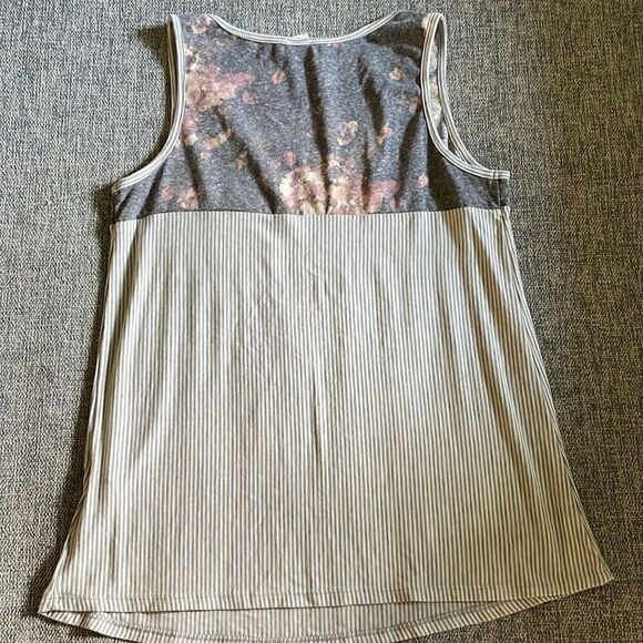 Multi-Print Tank Top - Picture 3 of 10